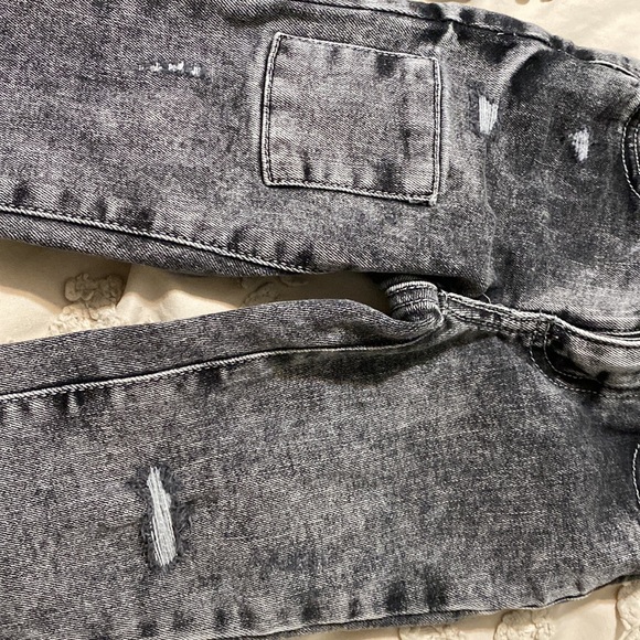 Wonder nation boy’s stonewashed distressed black jeans. Size 2T. - Picture 6 of 7